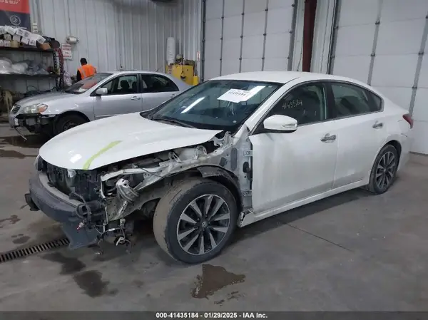1N4AL3AP8JC184831 2018 NISSAN ALTIMA - Image 2