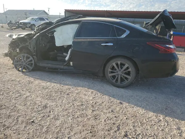 1N4AL3AP8JC185607 2018 NISSAN ALTIMA - Image 2