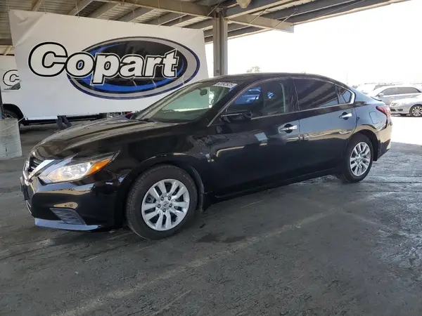 1N4AL3AP8JC185882 2018 NISSAN ALTIMA - Image 1
