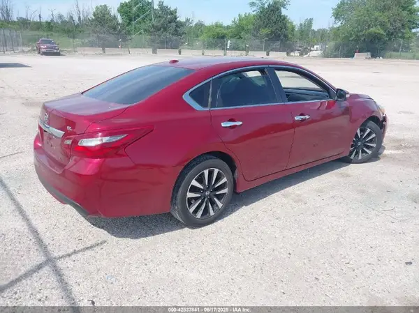 1N4AL3AP8JC187485 2018 NISSAN ALTIMA - Image 2