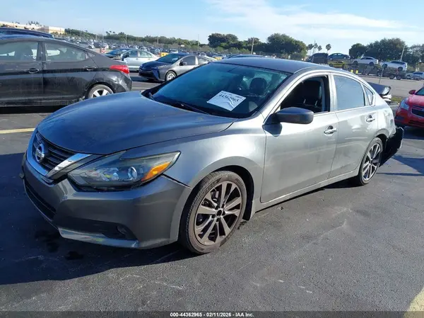 1N4AL3AP8JC187535 2018 NISSAN ALTIMA - Image 2