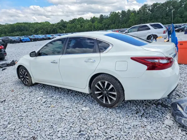 1N4AL3AP8JC188636 2018 NISSAN ALTIMA - Image 2