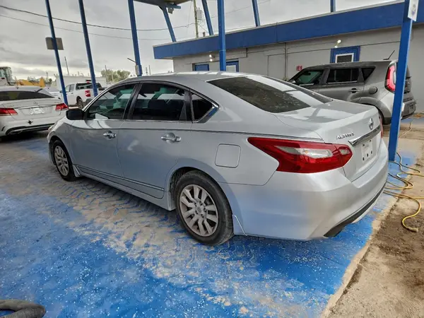 1N4AL3AP8JC188667 2018 NISSAN ALTIMA - Image 2