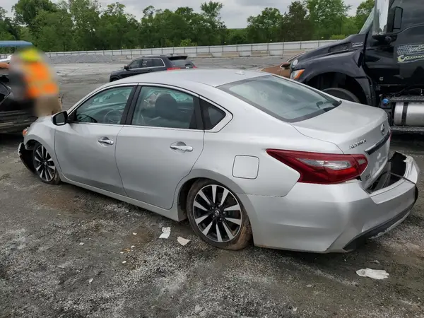 1N4AL3AP8JC188670 2018 NISSAN ALTIMA - Image 2