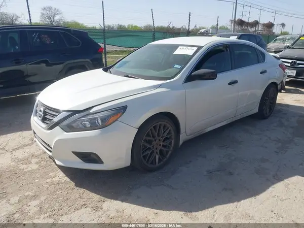 1N4AL3AP8JC190242 2018 NISSAN ALTIMA - Image 2