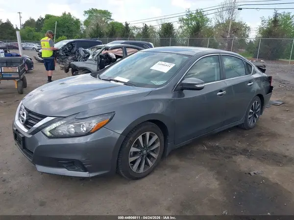1N4AL3AP8JC190919 2018 NISSAN ALTIMA - Image 2