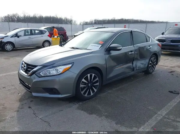 1N4AL3AP8JC192220 2018 NISSAN ALTIMA - Image 2