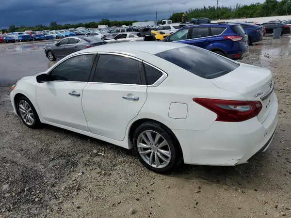 1N4AL3AP8JC192735 2018 NISSAN ALTIMA - Image 2