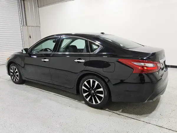 1N4AL3AP8JC193853 2018 NISSAN ALTIMA - Image 2