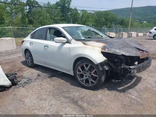 1N4AL3AP8JC194453 2018 NISSAN ALTIMA - Image 1