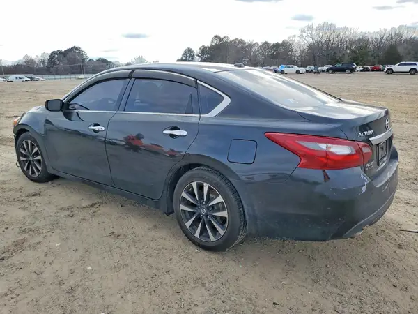 1N4AL3AP8JC195053 2018 NISSAN ALTIMA - Image 2