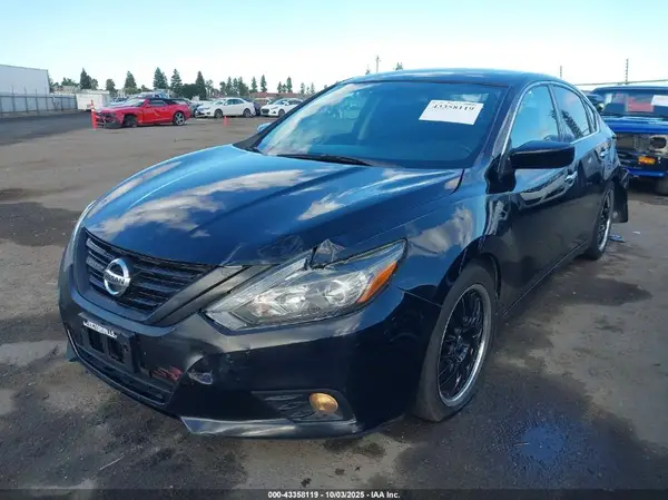 1N4AL3AP8JC195473 2018 NISSAN ALTIMA - Image 2