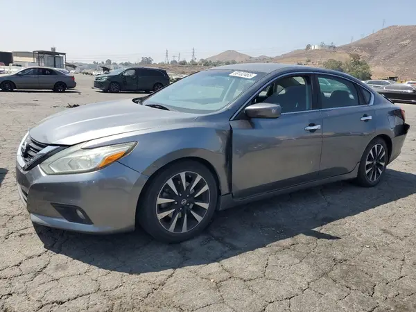 1N4AL3AP8JC195795 2018 NISSAN ALTIMA - Image 1