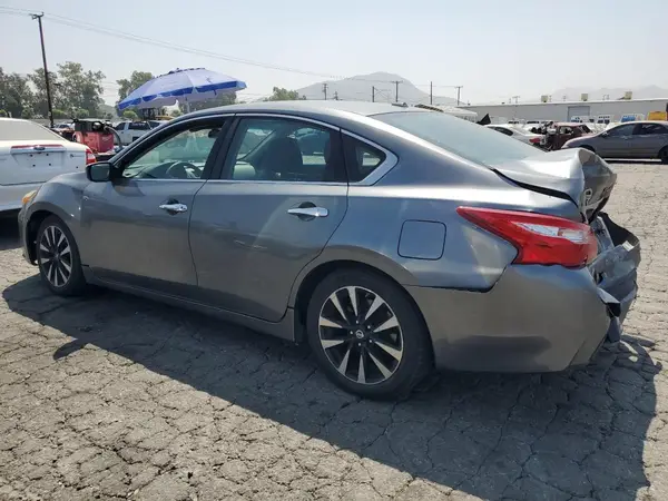 1N4AL3AP8JC195795 2018 NISSAN ALTIMA - Image 2