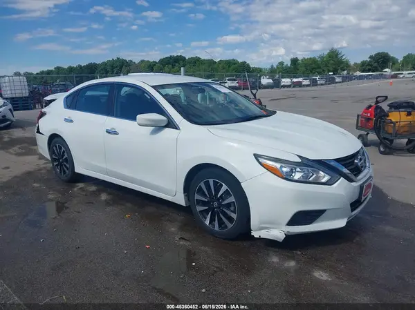1N4AL3AP8JC196008 2018 NISSAN ALTIMA - Image 1