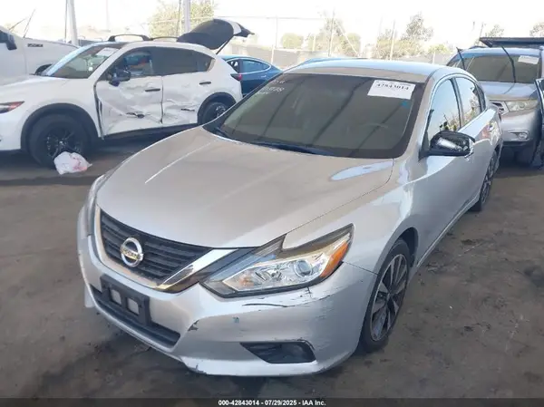 1N4AL3AP8JC196056 2018 NISSAN ALTIMA - Image 2