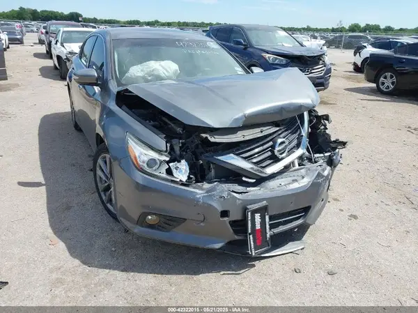 1N4AL3AP8JC197580 2018 NISSAN ALTIMA - Image 1