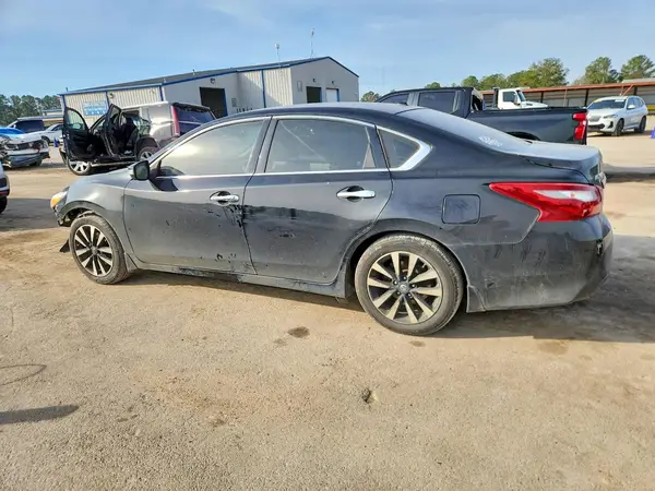 1N4AL3AP8JC200459 2018 NISSAN ALTIMA - Image 2