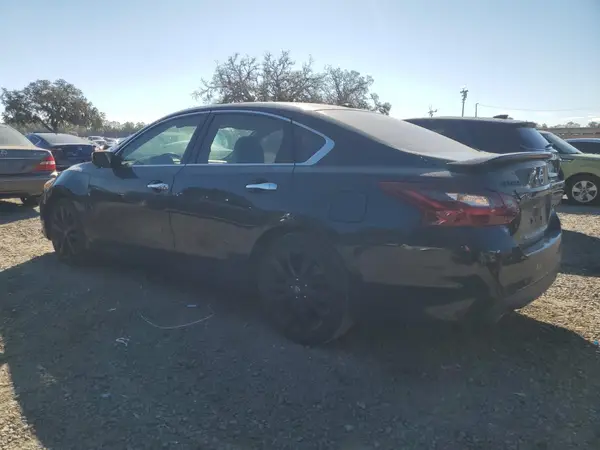 1N4AL3AP8JC200607 2018 NISSAN ALTIMA - Image 2