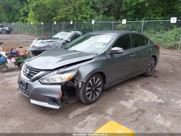 1N4AL3AP8JC205810 2018 NISSAN ALTIMA - Image 2