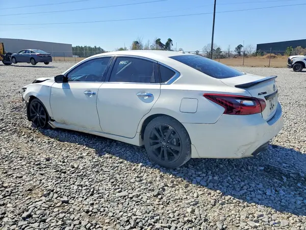 1N4AL3AP8JC206925 2018 NISSAN ALTIMA - Image 2