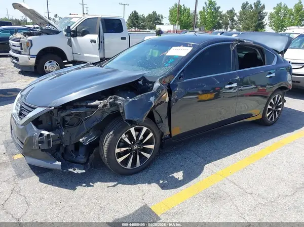 1N4AL3AP8JC207590 2018 NISSAN ALTIMA - Image 2