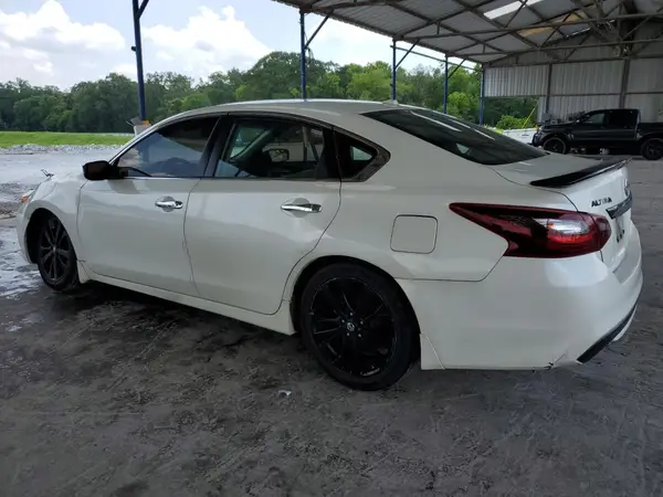 1N4AL3AP8JC208917 2018 NISSAN ALTIMA - Image 2
