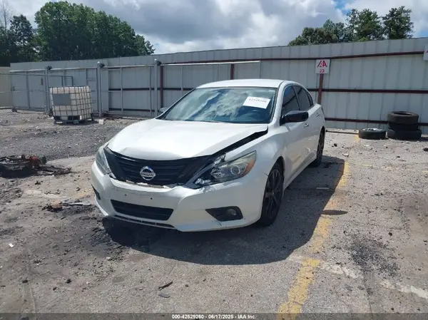 1N4AL3AP8JC210781 2018 NISSAN ALTIMA - Image 2