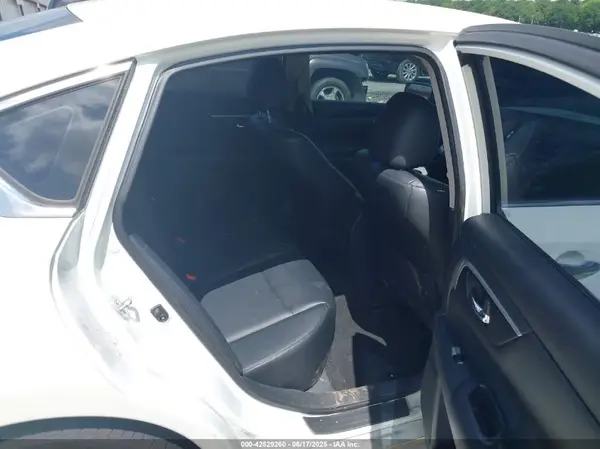 1N4AL3AP8JC210781 2018 NISSAN ALTIMA - Image 8