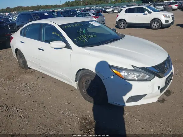 1N4AL3AP8JC210988 2018 NISSAN ALTIMA - Image 1