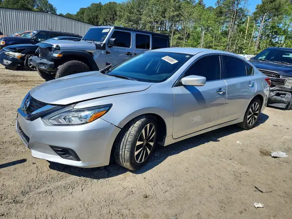 1N4AL3AP8JC212563 2018 NISSAN ALTIMA - Image 1