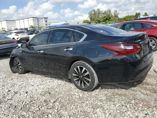 1N4AL3AP8JC213759 2018 NISSAN ALTIMA - Image 2