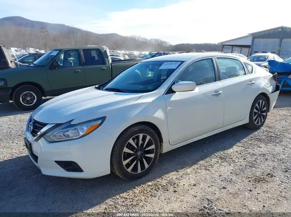 1N4AL3AP8JC214748 2018 NISSAN ALTIMA - Image 2