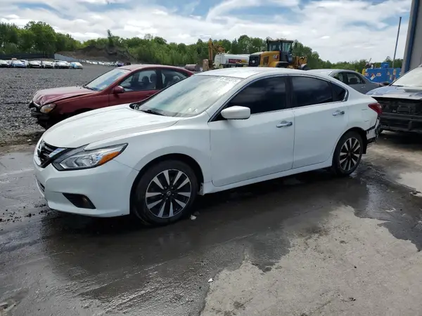 1N4AL3AP8JC216788 2018 NISSAN ALTIMA - Image 1