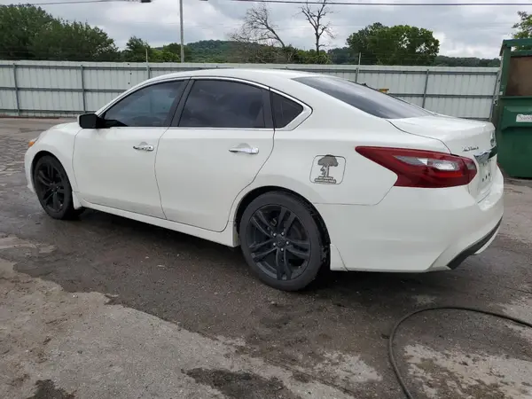1N4AL3AP8JC228018 2018 NISSAN ALTIMA - Image 2