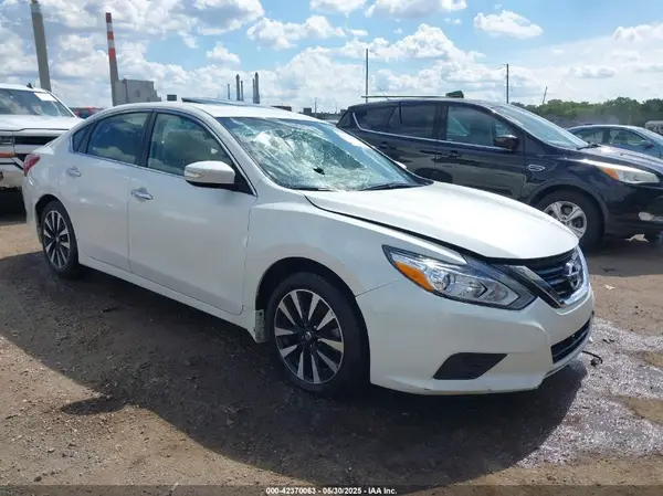 1N4AL3AP8JC229931 2018 NISSAN ALTIMA - Image 1