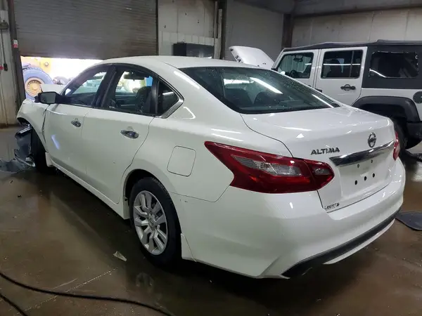 1N4AL3AP8JC231534 2018 NISSAN ALTIMA - Image 2
