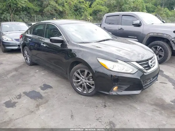 1N4AL3AP8JC234739 2018 NISSAN ALTIMA - Image 1
