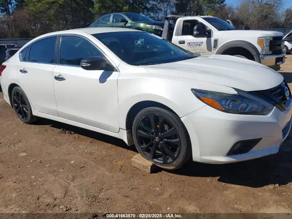 1N4AL3AP8JC235079 2018 NISSAN ALTIMA - Image 1