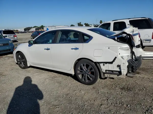 1N4AL3AP8JC237754 2018 NISSAN ALTIMA - Image 2