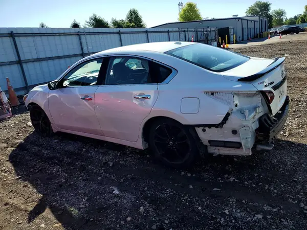 1N4AL3AP8JC239360 2018 NISSAN ALTIMA - Image 2