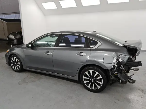 1N4AL3AP8JC240217 2018 NISSAN ALTIMA - Image 2