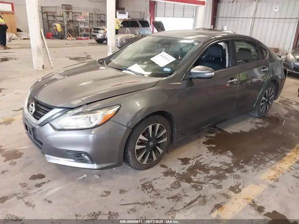 1N4AL3AP8JC244557 2018 NISSAN ALTIMA - Image 2