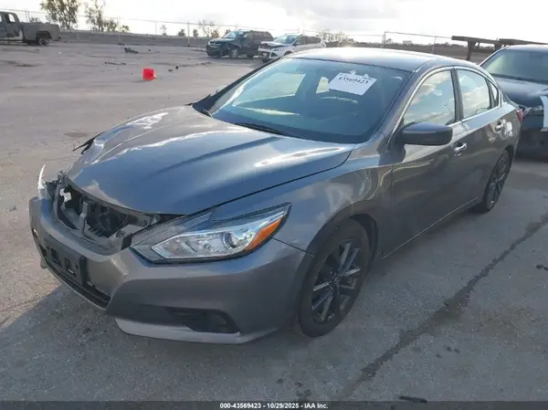 1N4AL3AP8JC244722 2018 NISSAN ALTIMA - Image 2