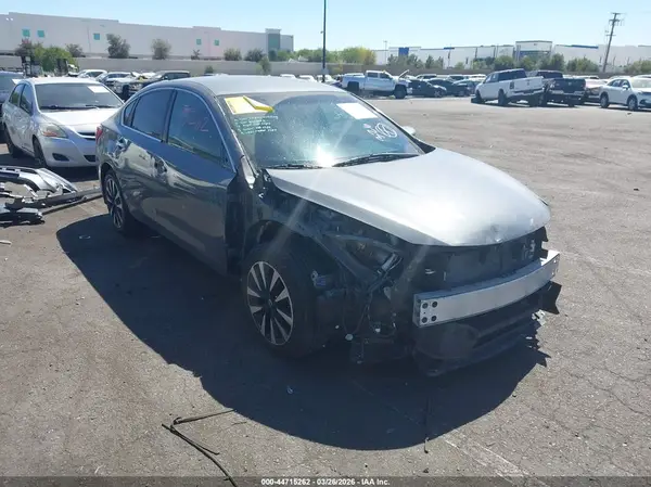 1N4AL3AP8JC245594 2018 NISSAN ALTIMA - Image 1