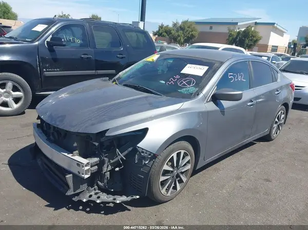 1N4AL3AP8JC245594 2018 NISSAN ALTIMA - Image 2