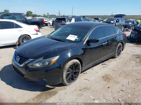 1N4AL3AP8JC245756 2018 NISSAN ALTIMA - Image 2
