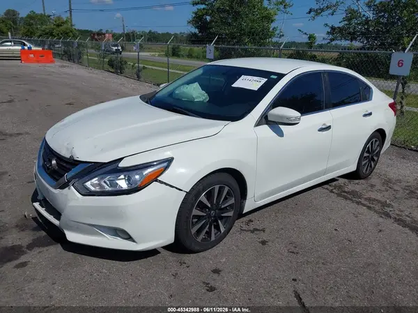 1N4AL3AP8JC246986 2018 NISSAN ALTIMA - Image 2