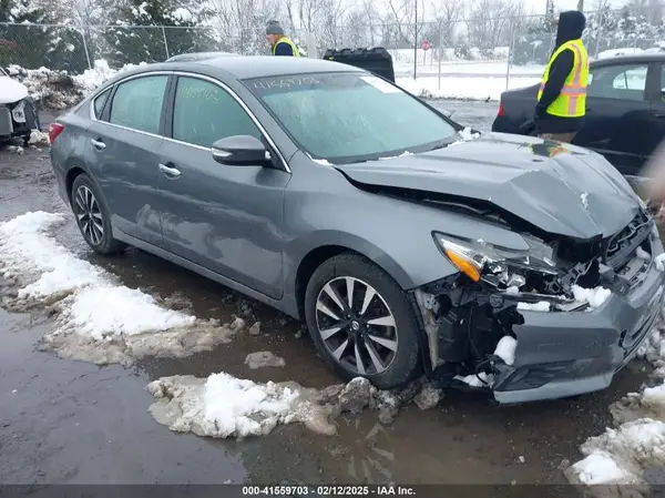 1N4AL3AP8JC250164 2018 NISSAN ALTIMA - Image 1