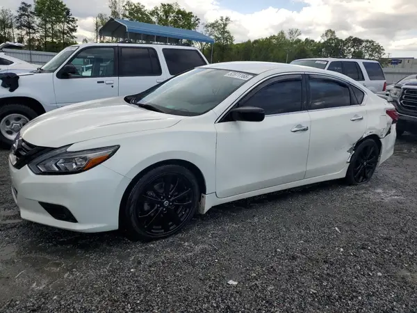 1N4AL3AP8JC250701 2018 NISSAN ALTIMA - Image 1